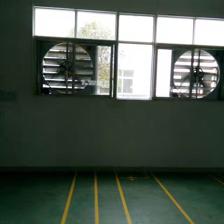 負壓風機廠房車間降溫通風效果如何？南昌瑞榮為您解答濕度調節設備的作用